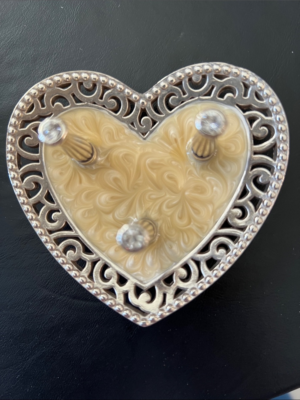Brighton Lacey Daisy 3 ring  Heart-Shaped Decorative Jewelry Holder - - Picture 3 of 3